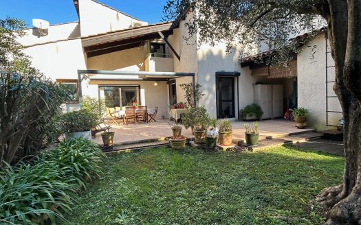 CO-EXCLUSIVITE – Villa –  Biot Verrerie – Musée Fernand Léger