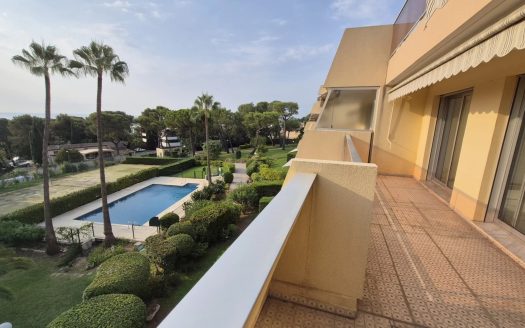 villeneuve loubet standing piscine