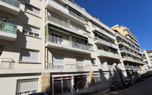 Port, grand studio refait neuf