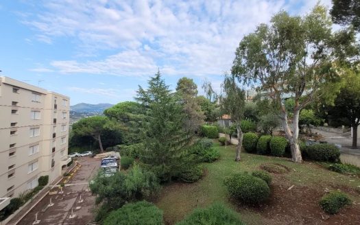 Nice Ouest , studio meublé piscine