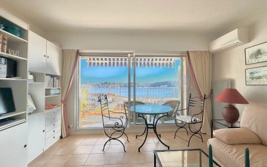 Villefranche-sur-Mer – La Darse – studio terrasse – vue mer