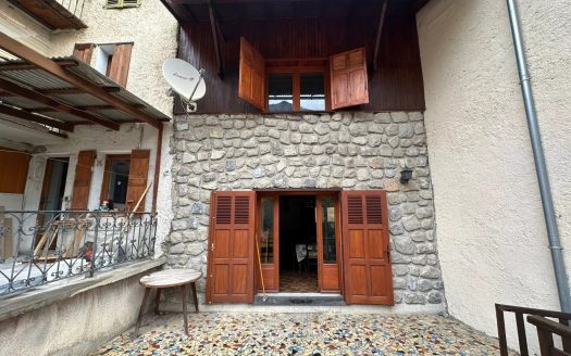 Maisonnette de montagne à Entraunes