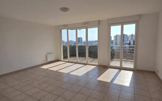 4P TERRASSES + STATIONNEMENTS NICE OUEST