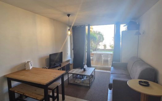 2p terrasse et parking THEOULE SUR MER