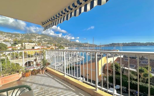 Villefranche-sur-Mer – La Darse – studio terrasse – vue mer