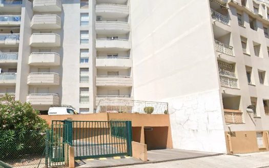 PARKING nice est riquier