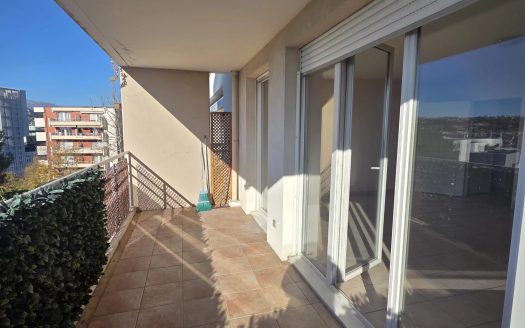 4P terrasse + cave + 2 stationnements
