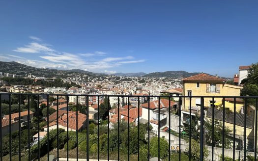 3 p grand balcon filant Haut Cyrnos Pessicart