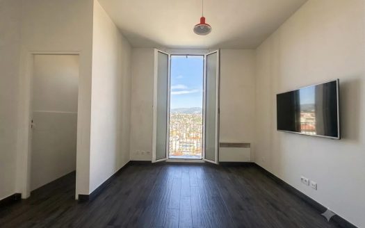 3 p grand balcon filant Haut Cyrnos Pessicart