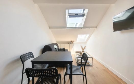 NICE CENTRE – Rue Assalit – 279 000 € HCV – Investissement double loyers – 7,31%brut