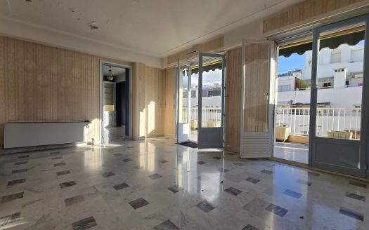 PORT DE NICE: 6EME-4P TERRASSE GARAGE