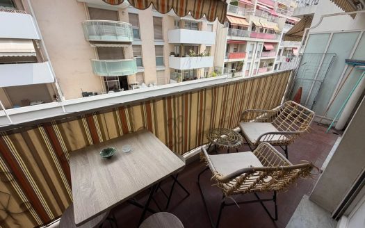 Charmant studio avec balcon à Saint-Barthélémy, Nice
