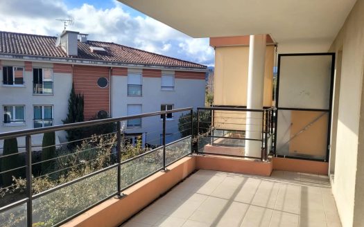 Nice ouest 2 pièces Parking Terrasse Piscine