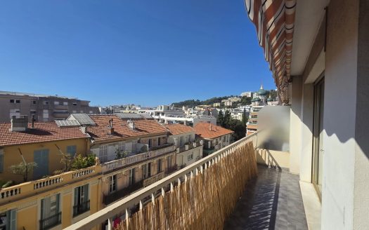 Bel appartement 4 pièces au Parc Impérial à Nice