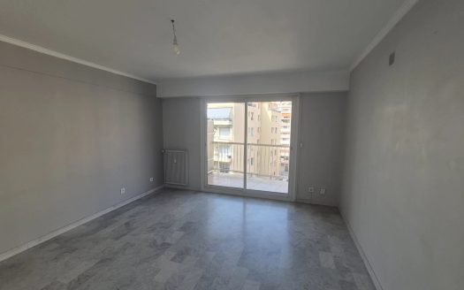 Nice nord vaste 3 pièces balcon garage