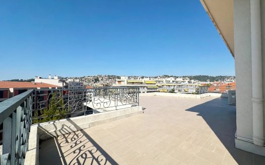 Libération/Bas Cimiez Spacieux appartement Villa 5 pièces avec terrasse à Libération