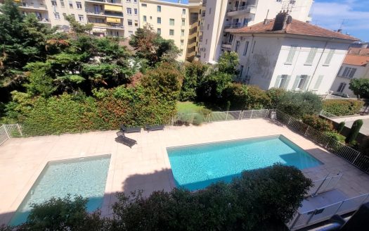 Cannes studio stationnement piscine